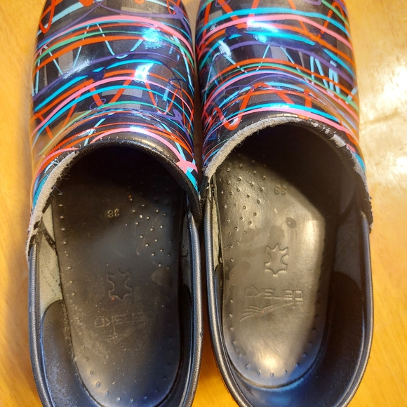 Dansko Women's Black Multicolor Scribble Clogs - Picture 2 of 4